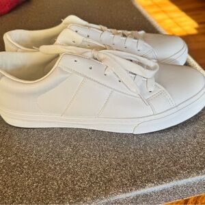 Classic White Women’s Sneakers